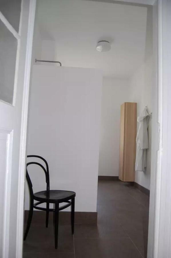 Schoener Wohnen Im Denkmal - Grosszuegig Geschnitten, Kostenfreies Wlan Apartment